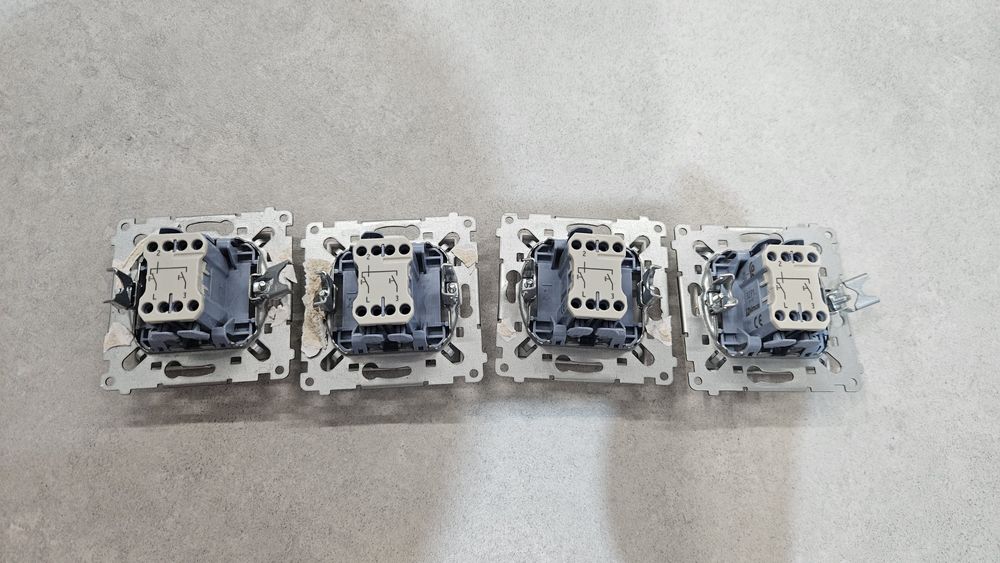 Simon 54 Przycisk żaluzjowy, szybkozłącza, biały