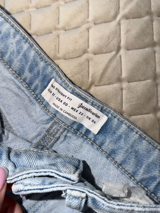 Джинси жіночі рвані на колінах