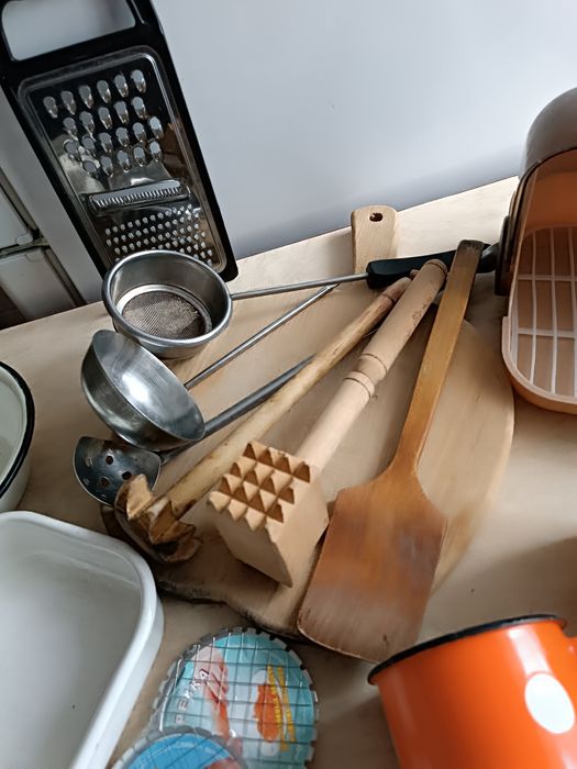 Кухня аксесуари тертка дошка сито ніж відкривачка овочерізки