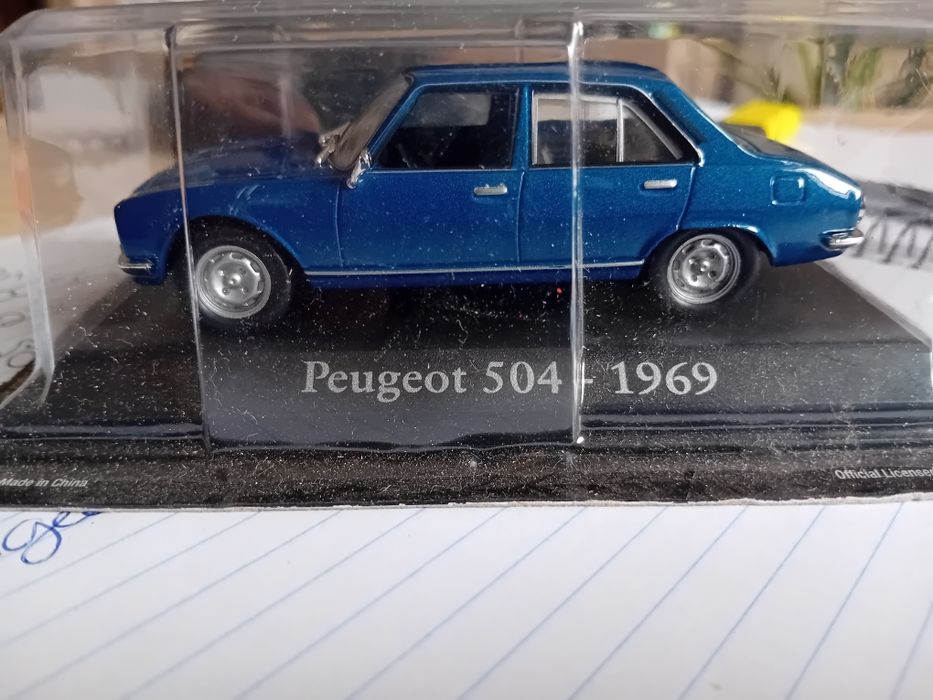 Carro miniatura 1969 Peugeot 504