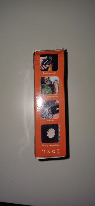 Lanterna tactica em metal