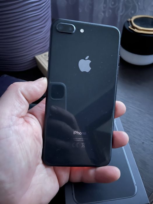 Продам ihone 8+ 64Gb