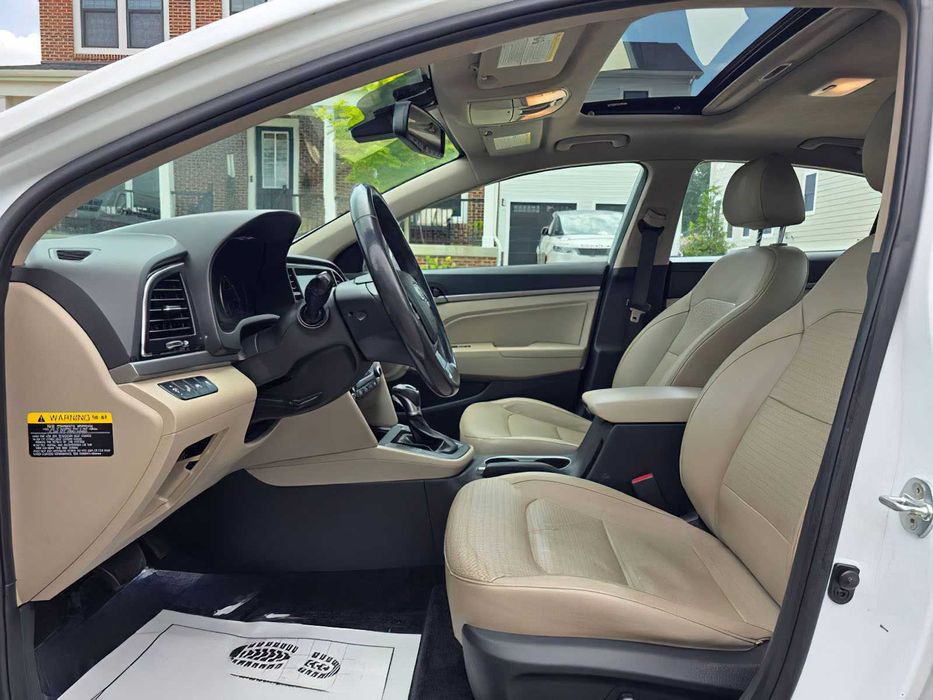 Hyundai Elantra Limited      2018