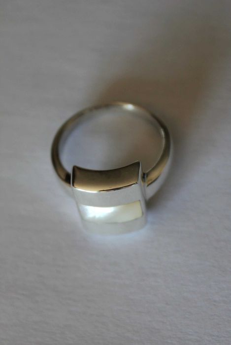 Anel em Prata 925 e Madrepérola