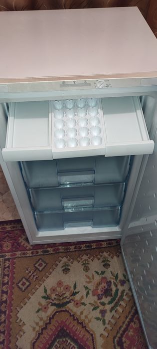 Морозильна камера Beko