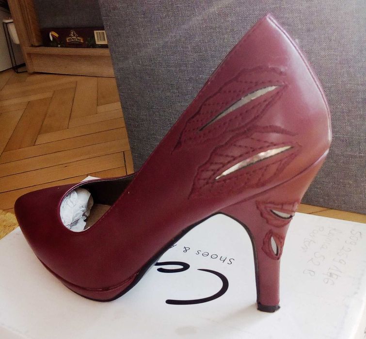 Buty na obcasie bordowe 38
