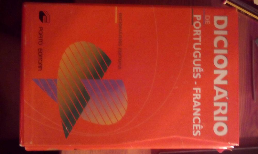 Dicionários diversos: Espanhol, Francês, Português