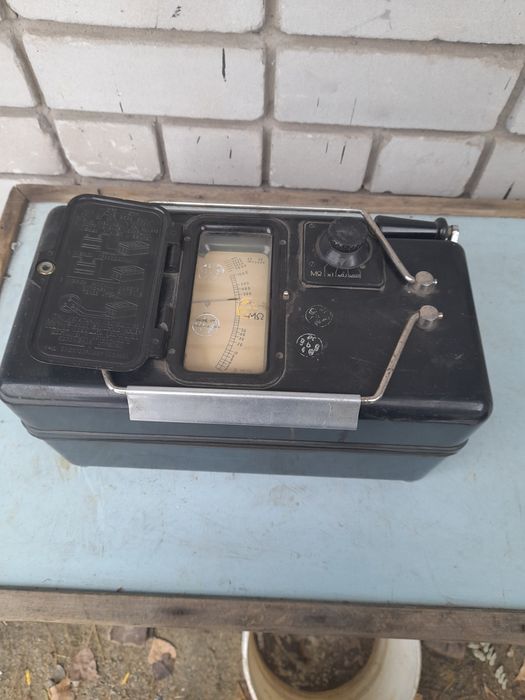 Мегаомметр ручной 2 500 Вольт