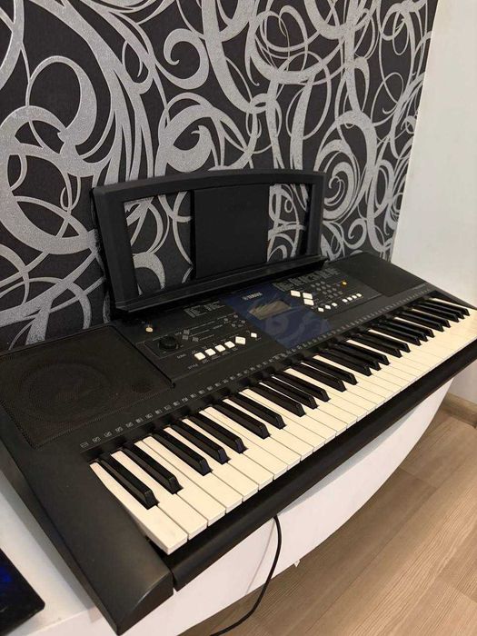 Yamaha PSR-E333