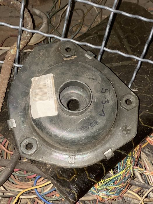 Опора передньоі  стійки Заз