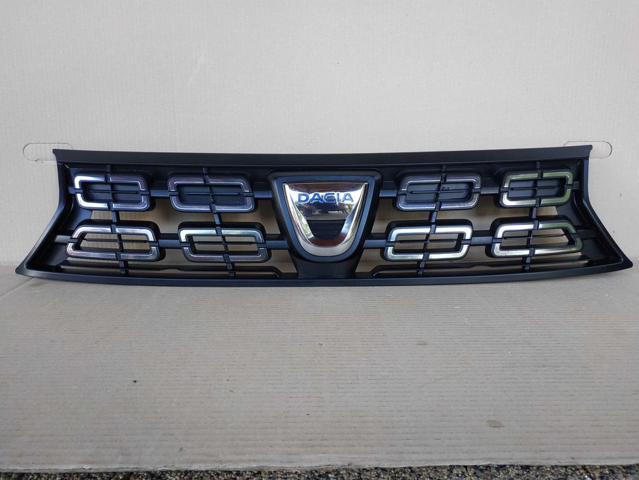 grill atrapa dacia duster