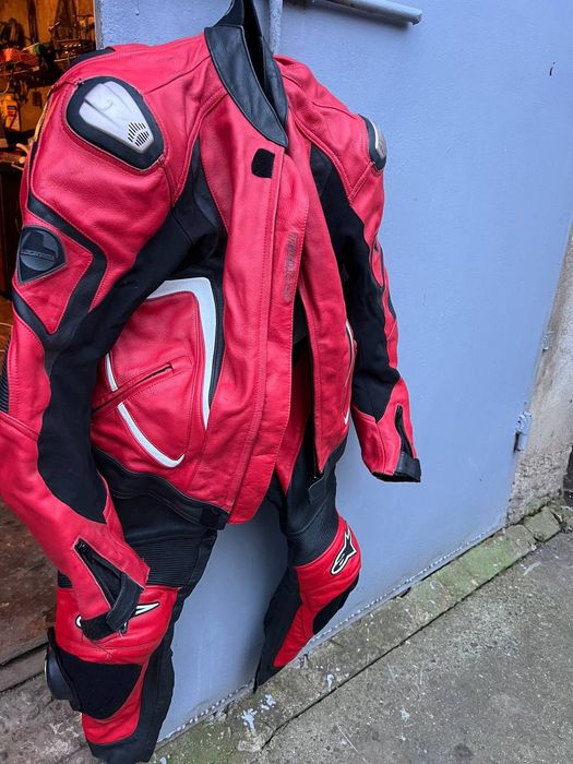 Продам шкіряний мотокостюм, в хорошому стані, із захистом