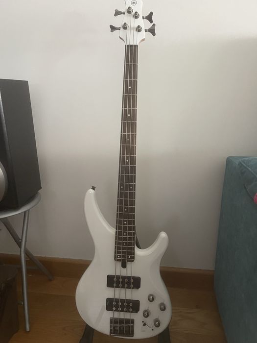 Baixo yamaha trbx 304