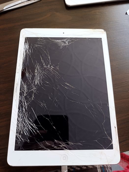 iPad Air A1474 zablokowany