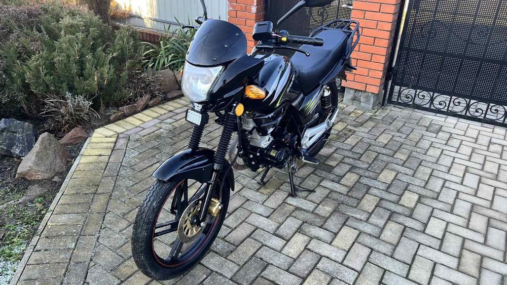 Продам мотоцикал у ідеальному стані  обєм 200 кубів.