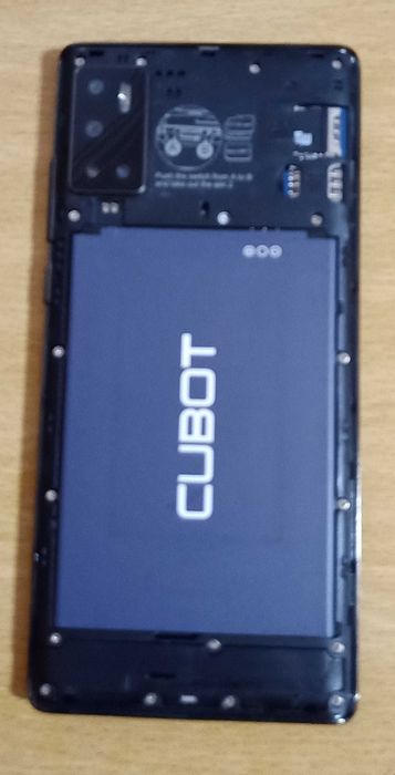 Tablet novo e smartphone usado em muito bom estado.