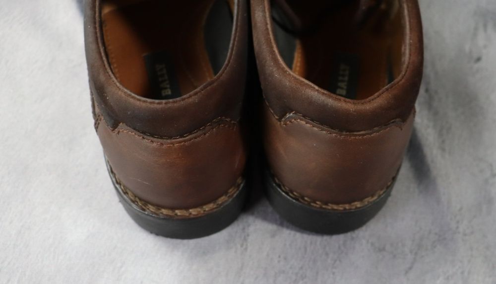 Eleganckie brązowe buty Bally Switzerland z cholewką rozmiar 42