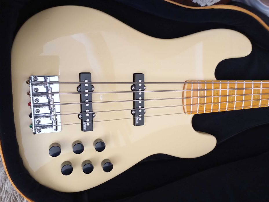 Markbass Gloxy 5 strings como novo