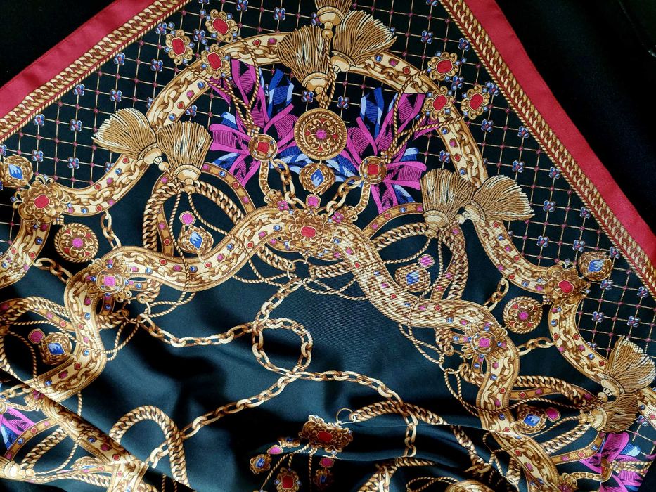 Elegancka Wielka Wzorzysta Apaszka Naturalny Jedwab 100% SILK