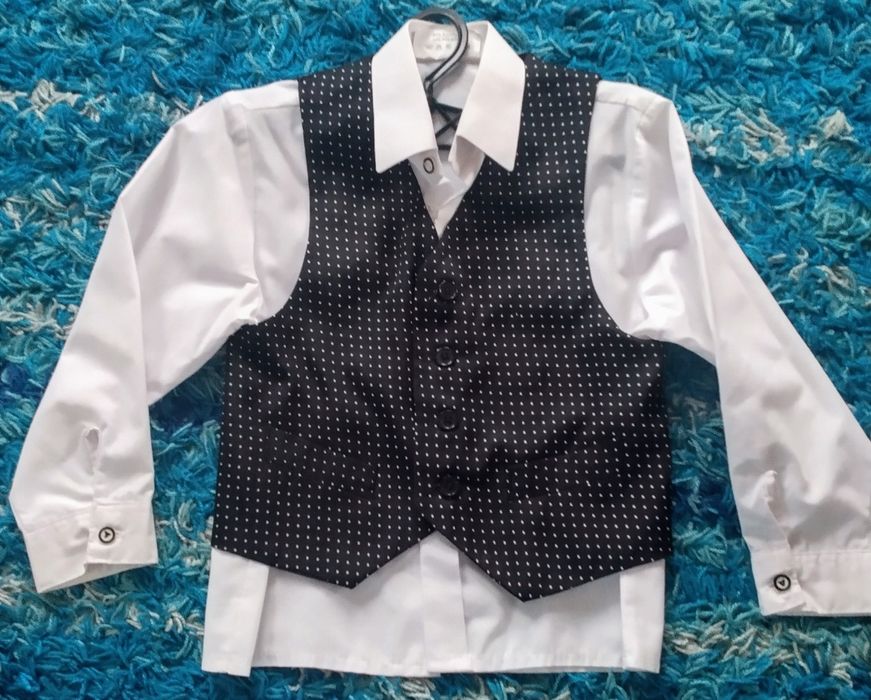 2cz.elegancki komplet-biała koszula&kamizelka-czarna w białe kropeczki