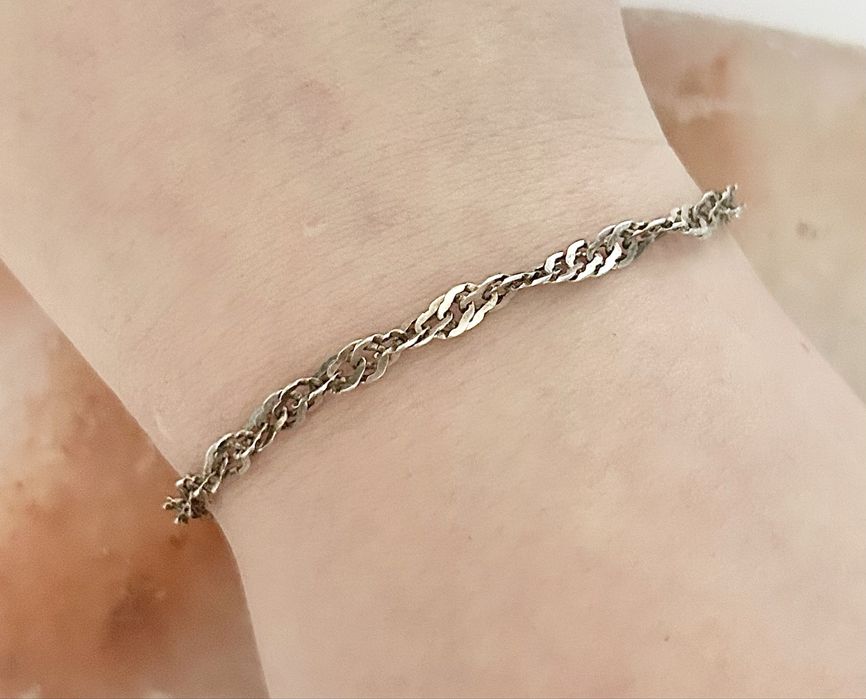 Urocza srebrna bransoletka