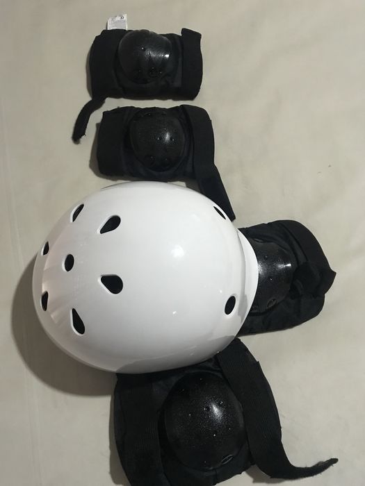 Capacete e acessorios como novos