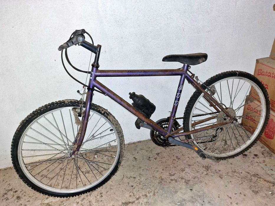 Bicicleta BTT de adulto para restauro