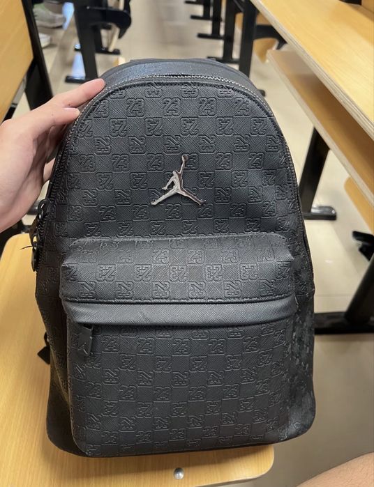 Рюкзак сумка Air Jordan Monogram чорний шкіряний ОРИГІНАЛ