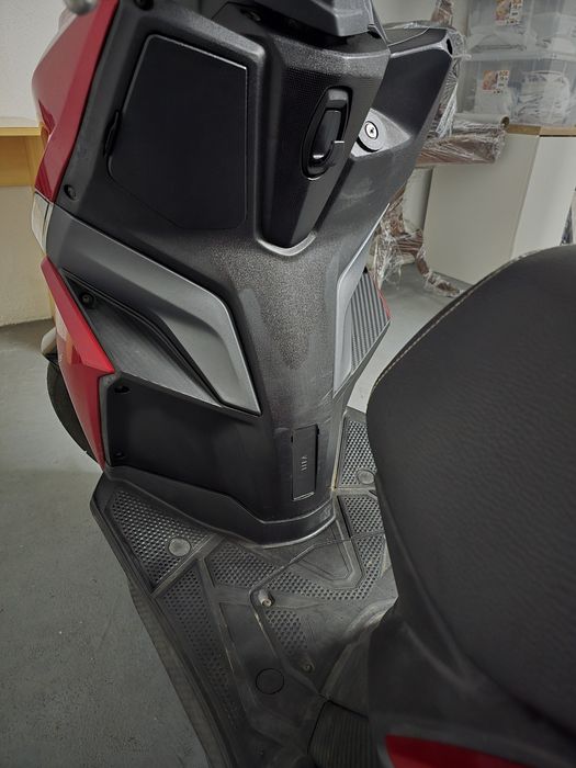 Sym jet 14 com top case