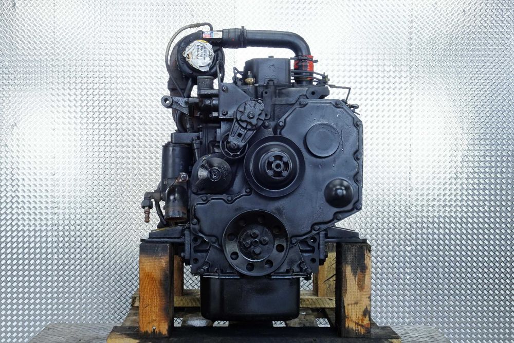 Silnik spalinowy - Cummins 4BT3.9-C