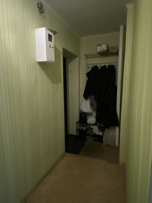 Київська 1 кімнатна біля кінотеатру Україна