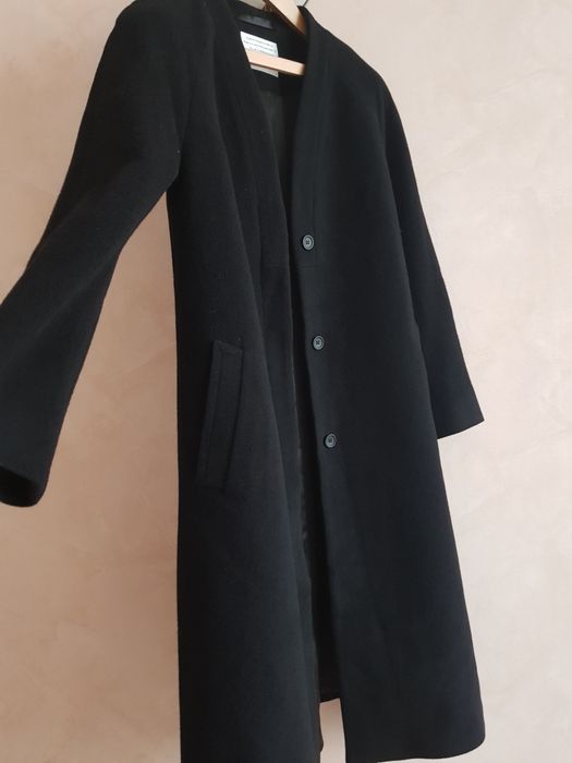 Женская пальто от дизайнера Эдди Лав