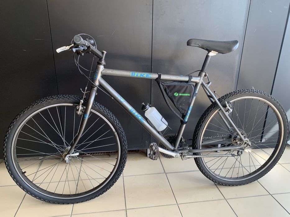 Bicicleta btt cinza