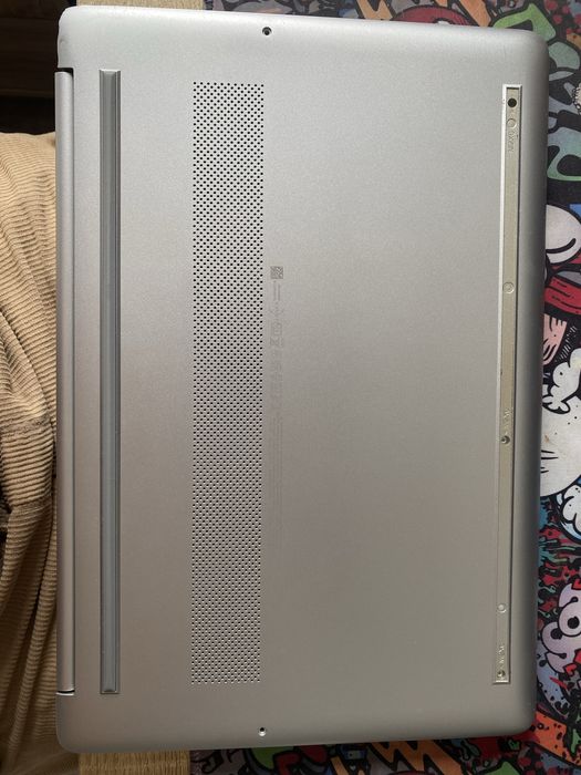 Portátil HP 11th Gen Intel(R) Core (TM) i3-1115G4 @ 3GHz (15.6'' - Intel(R) UHD Grafics - RAM: 8 GB - 228 GB SSD