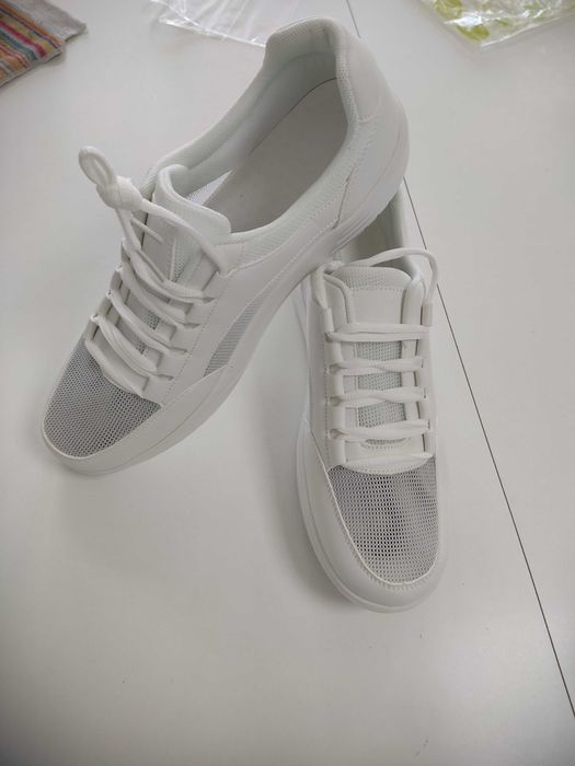 Мокасини, кросівки, кеди