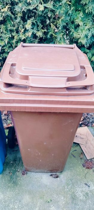 Sprzedam kosz odpady bio i na szkło