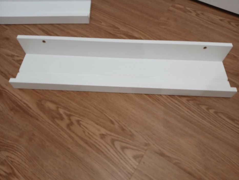 Vendo 2 prateleiras de parede