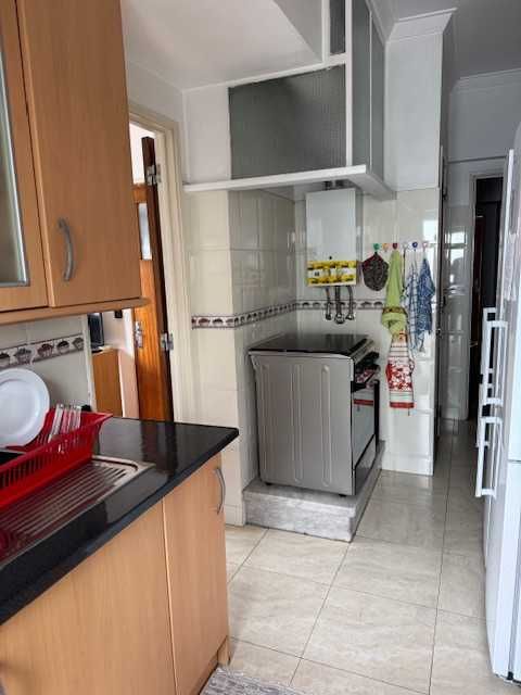 Quarto individual com varanda, Lisboa, Lumiar, para estudante