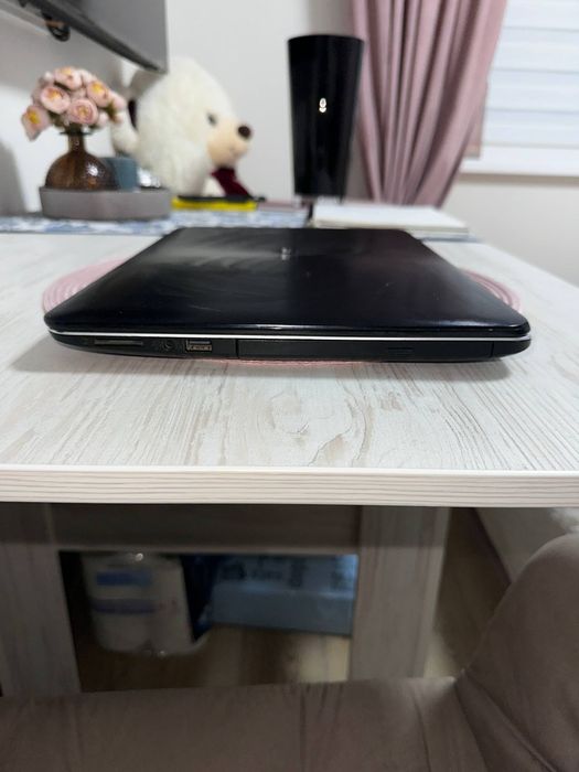 Продам ноутбук Asus X555L