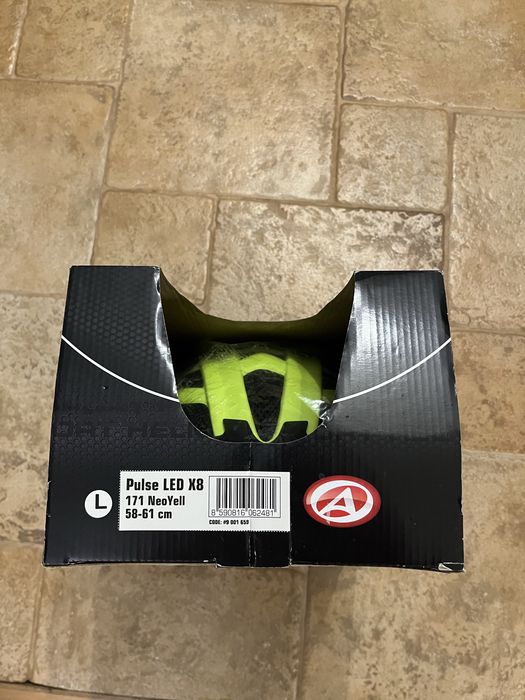 Kask rowerowy AUTHOR z lampką Pulse LED X8 żółty(fluo)