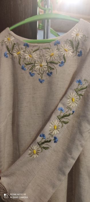 Вишите лляне плаття