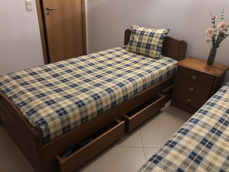 Mobília de Quarto - Cerejeira Maciça