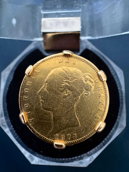 Anel com Meia Libra em Ouro 19.2k – Rainha Vitória (1877)
