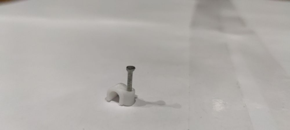 Clipes fixos para cabo 5mm - 100 unidades