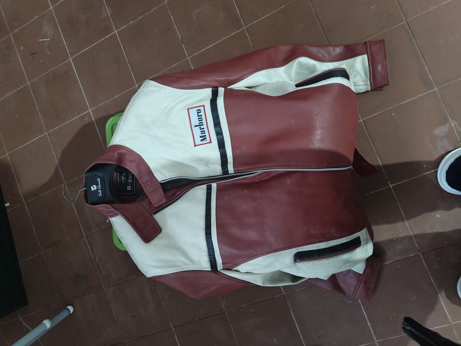 Vários Casacos mota