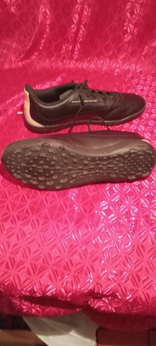 Фирменные бутсы футбольные 45 р.