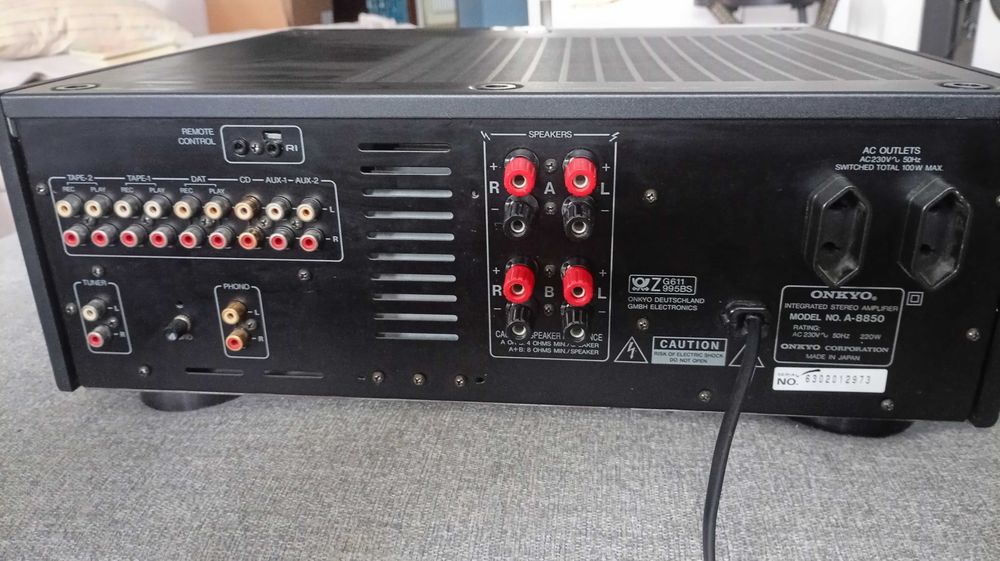 Wzmacniacz Onkyo 8850 .