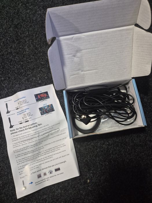 Antena digital interna portátil para televisão da marca SUFUBYTE