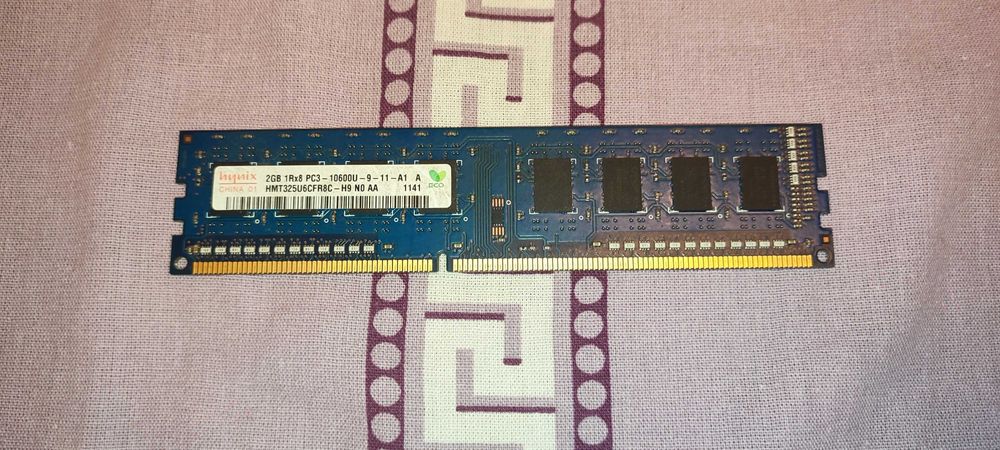 Модуль памяти SK hynix 2 GB DDR3 1333 MHz (HMT325U6CFR8C-H9)