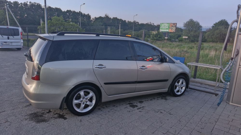 Мітсубіші Грандіс